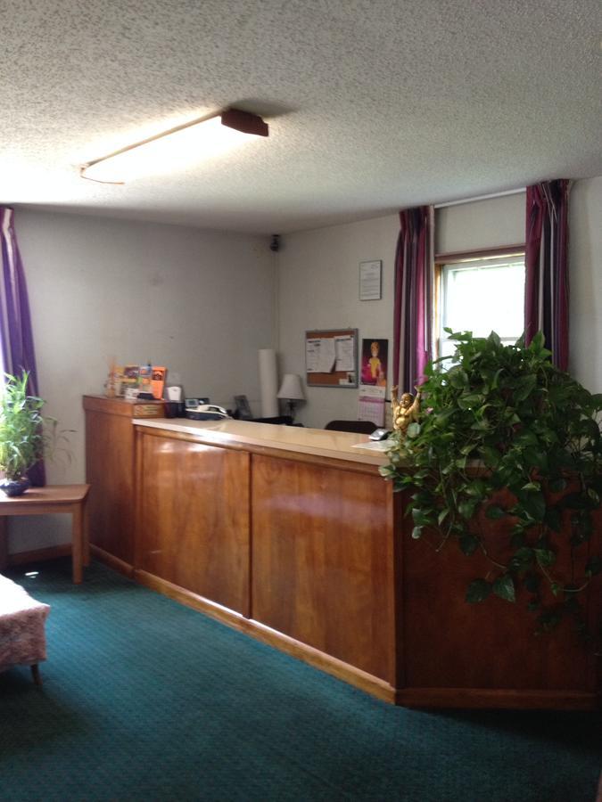 Motel Town House Bedford Bagian luar foto