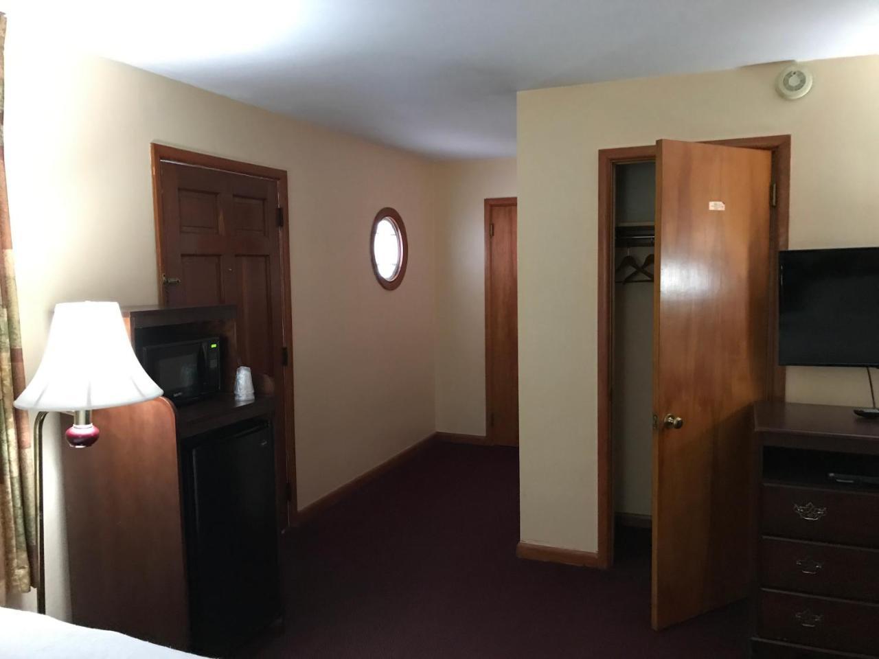 Motel Town House Bedford Bagian luar foto